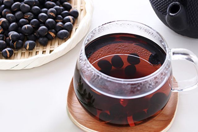 Cách nấu nước đậu đen rang đúng cách mang lại hiệu quả cải thiện sức khỏe.